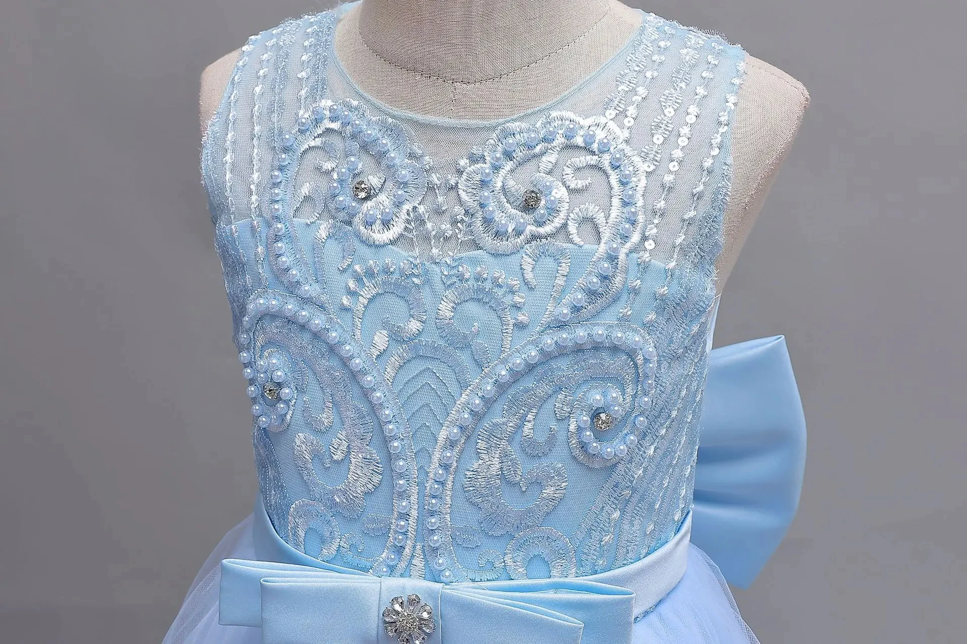 Robe tulle brodée fille — Comme dans un conte — vue 24