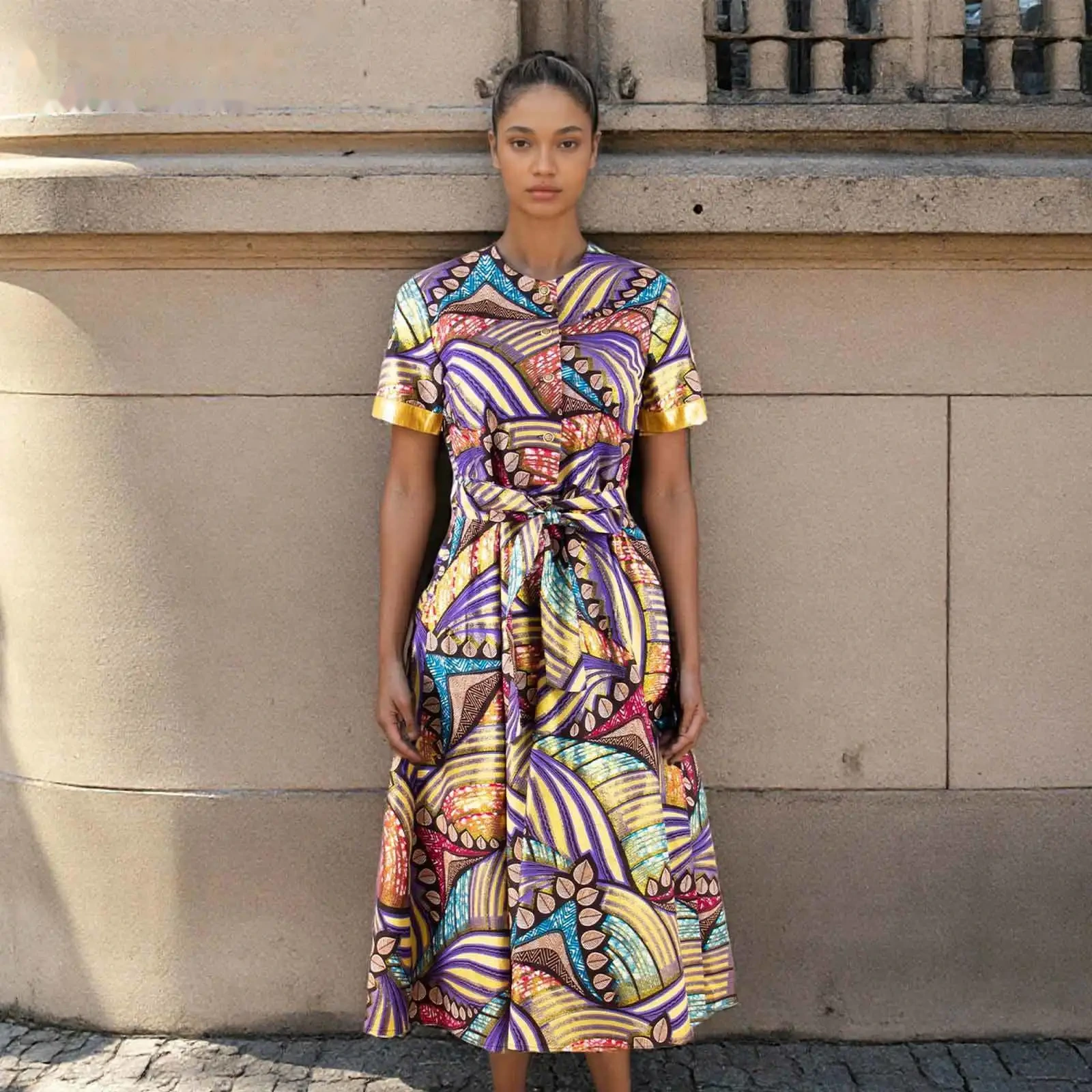 Robe Dashiki ceinturée — Fière et rayonnante — vue 2
