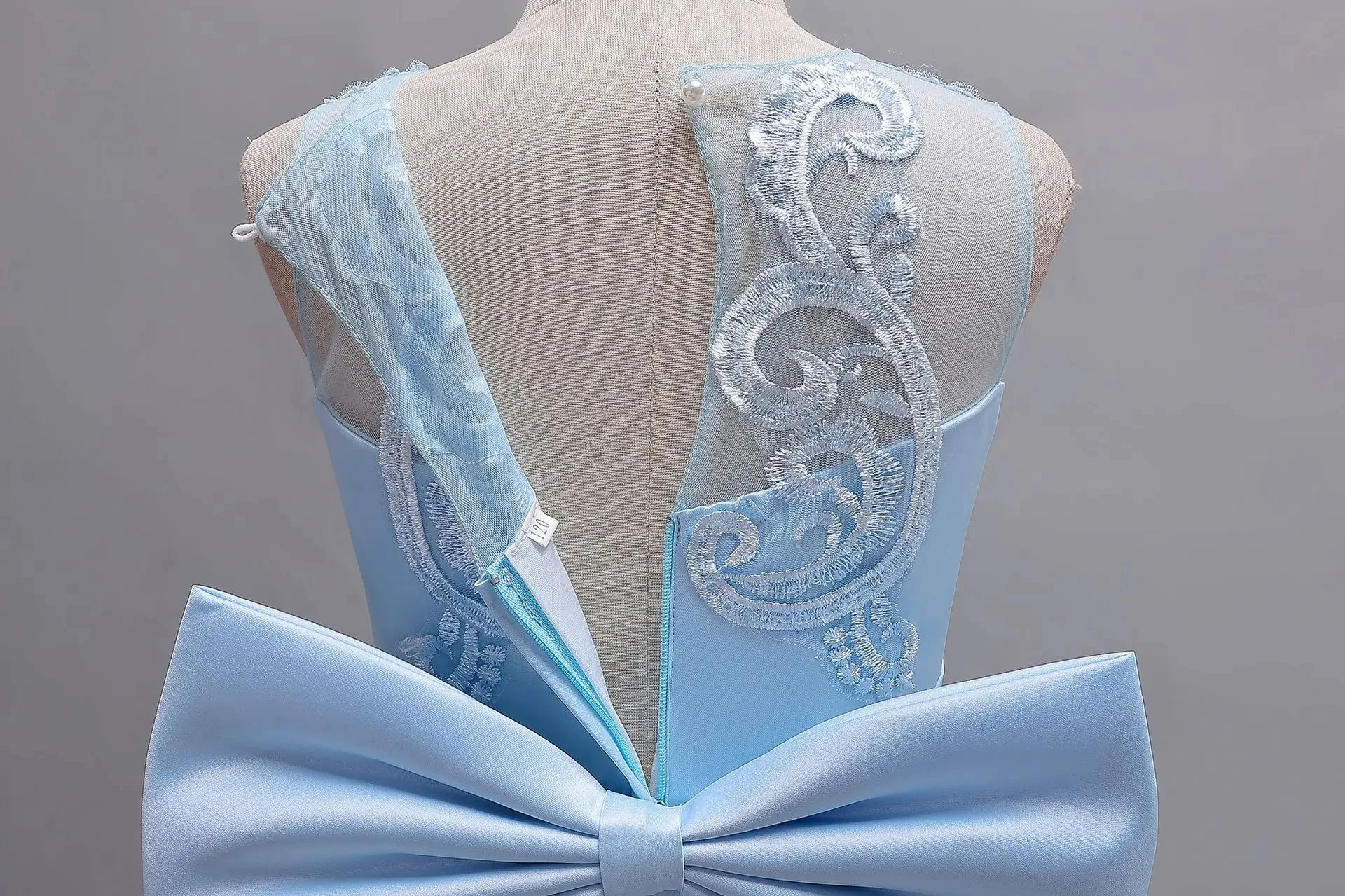 Robe tulle brodée fille — Comme dans un conte — vue 26
