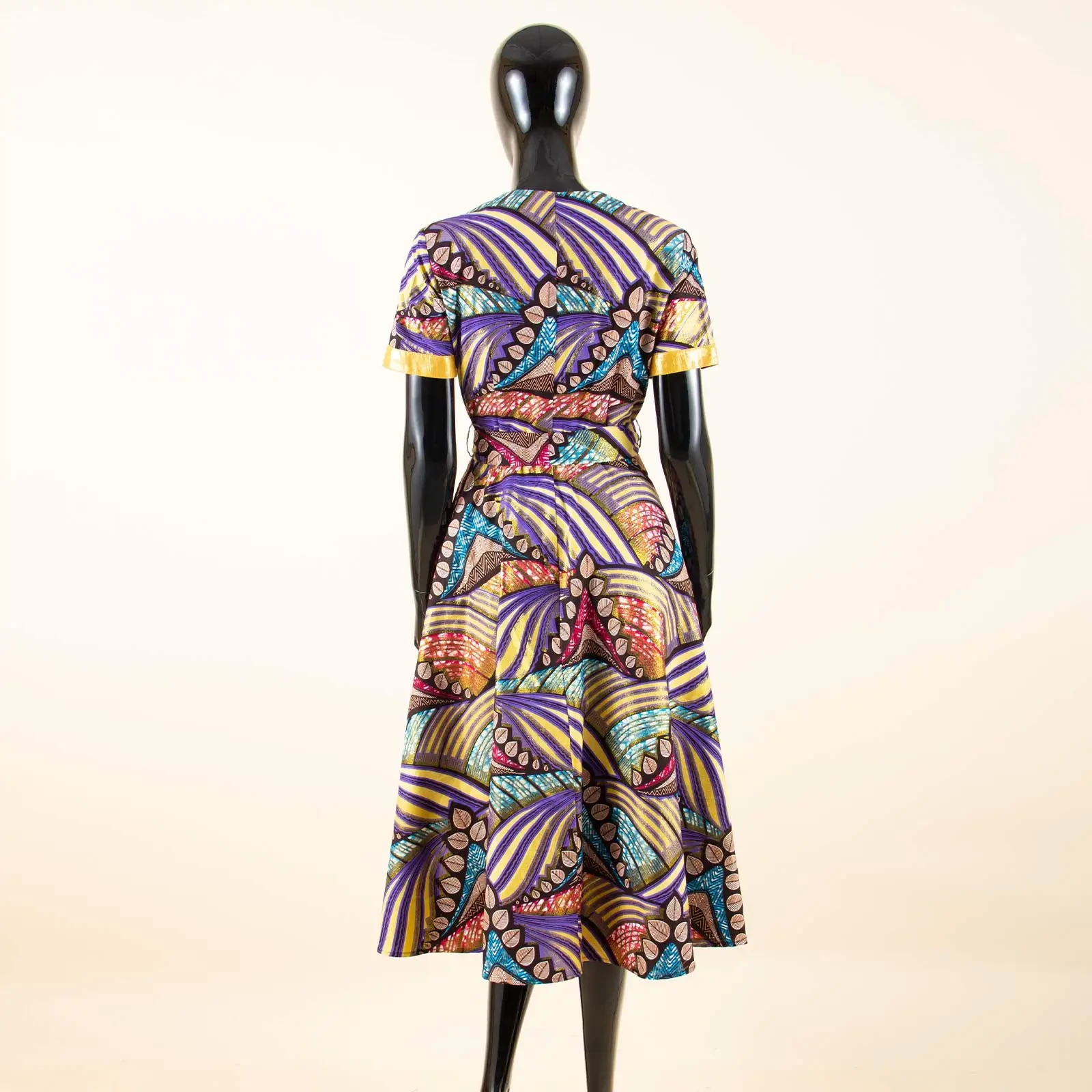 Robe Dashiki ceinturée — Fière et rayonnante — vue 35