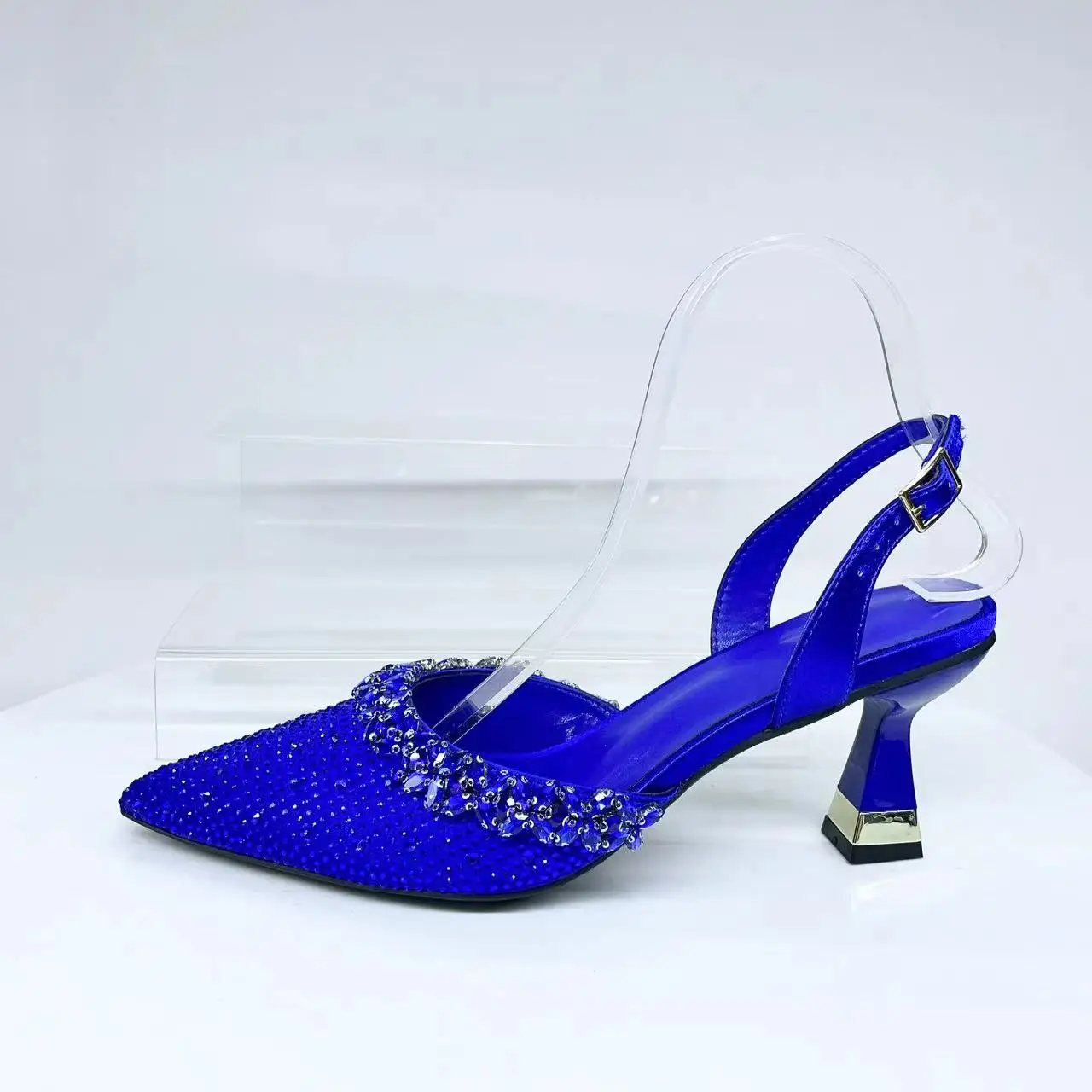 Sandales à talons ornées de gemmes — Royale à chaque pas — vue 5