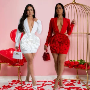 Mini robe col V — Simplement parfaite